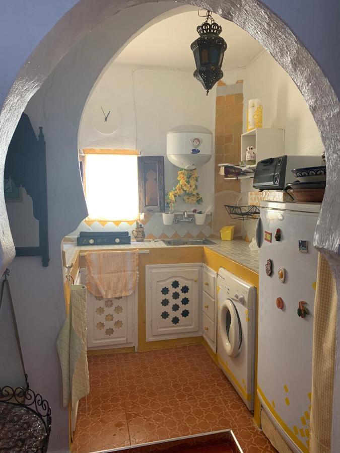 Hathor ,Casa Marroqui Con Dos Terrazas En La Medina Antigua , Ideal Parejas!! Wifi!! Асіла Екстер'єр фото