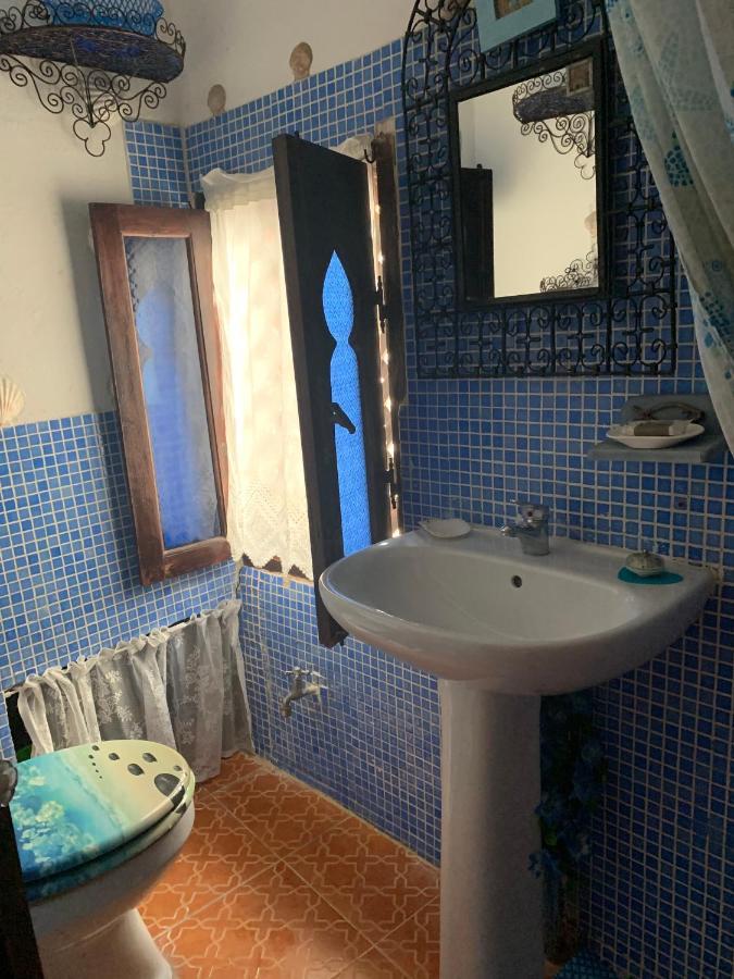 Hathor ,Casa Marroqui Con Dos Terrazas En La Medina Antigua , Ideal Parejas!! Wifi!! Асіла Екстер'єр фото