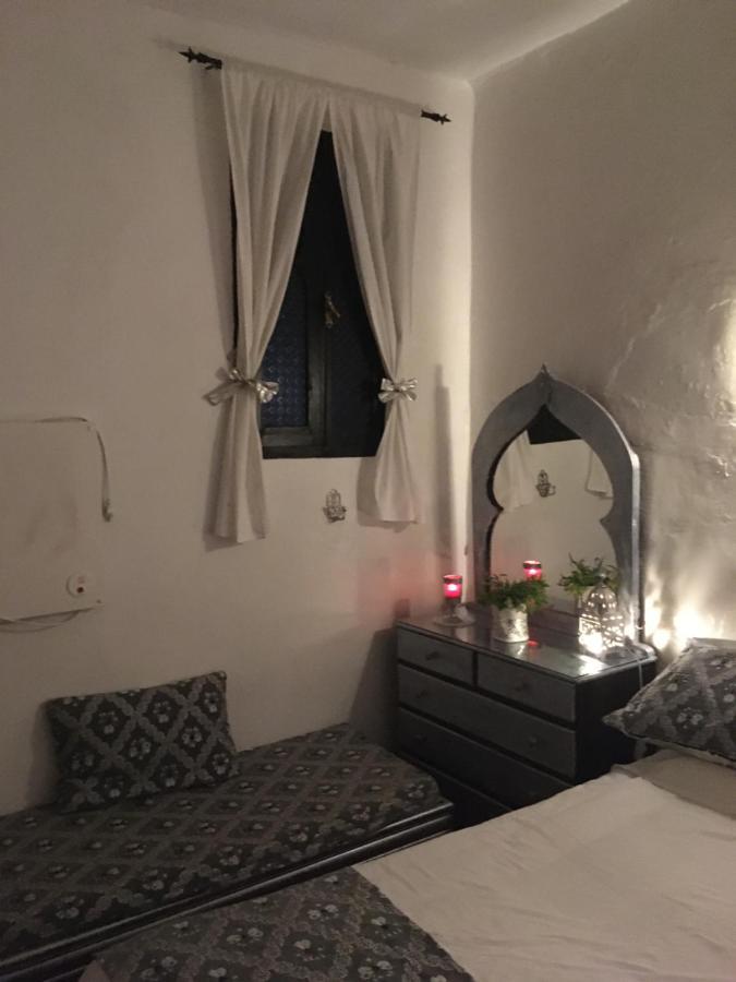 Hathor ,Casa Marroqui Con Dos Terrazas En La Medina Antigua , Ideal Parejas!! Wifi!! Асіла Екстер'єр фото