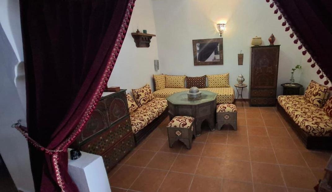 Hathor ,Casa Marroqui Con Dos Terrazas En La Medina Antigua , Ideal Parejas!! Wifi!! Асіла Екстер'єр фото